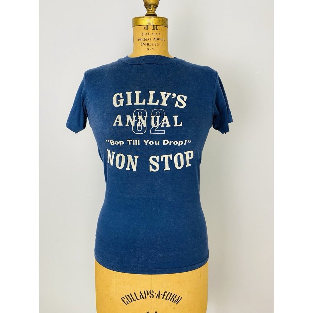Vintage '82 Gilly's Annual Bop Till You Drop Non Stop T-shirt Size XS Hanes USA - Picture 3 of 8